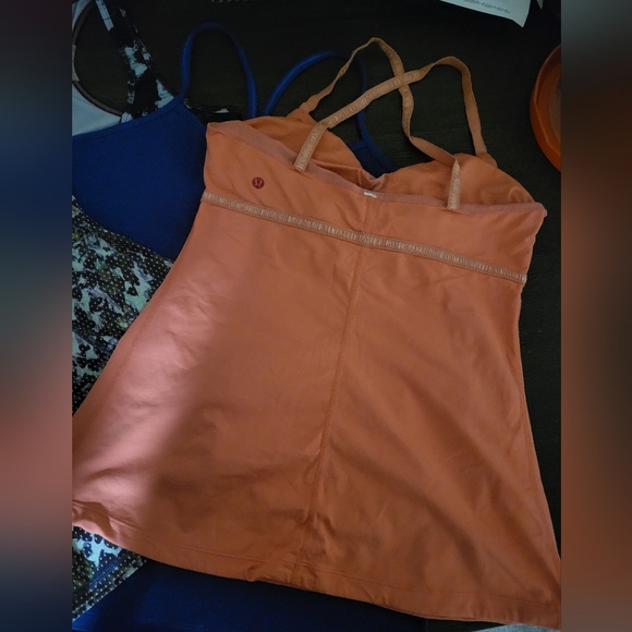 Lululemon tank top bundle~medium 8/10. - Picture 16 of 16